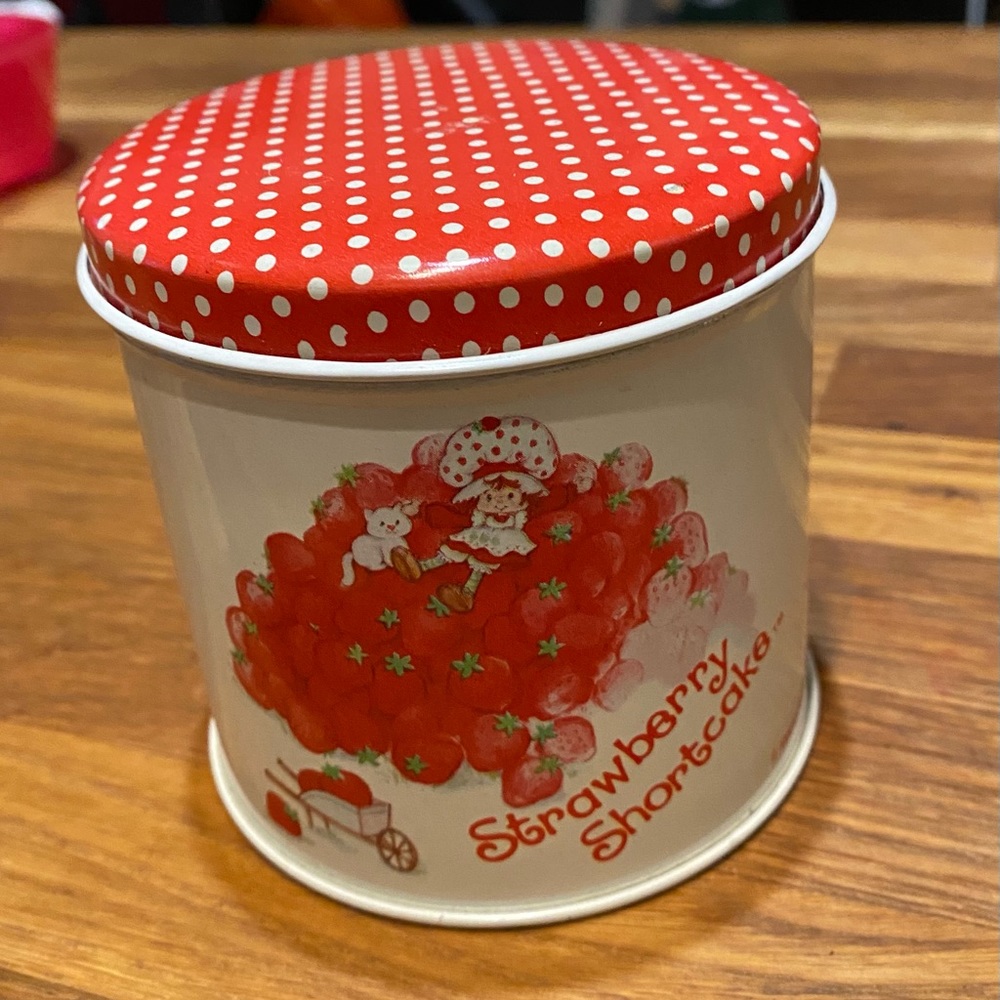 Vintage Strawberry Shortcake Tin Enamel Jar 🍓